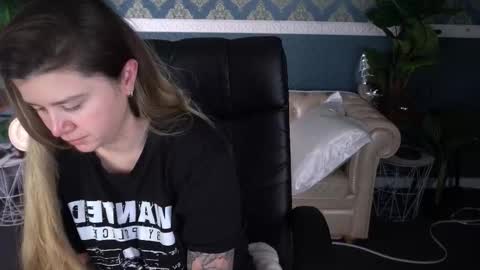 amellymillyy online show from March 2, 2026, 5:52 am