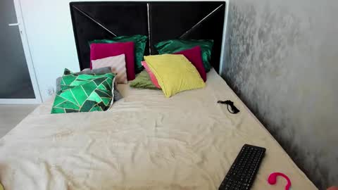 Julia online show from February 27, 2026, 12:49 pm