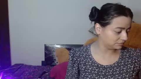 Snapshot of ammbaar1 chatting on November 3, 2025, 1:40 am Ambaar online show from November 3, 2025, 1:40 am