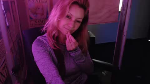 Snapshot of ammber3 chatting on February 14, 2025, 5:46 pm Paula D online show from February 14, 2025, 5:46 pm