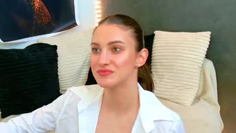 Snapshot of ammirra_a chatting on April 11, 2026, 9:24 am Amira online show from April 11, 2026, 9:24 am