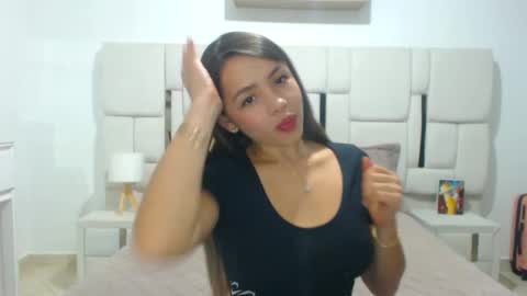 ammy_velez online show from January 6, 2025, 8:50 pm