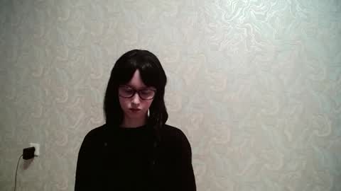 Amomira online show from March 1, 2026, 1:13 pm