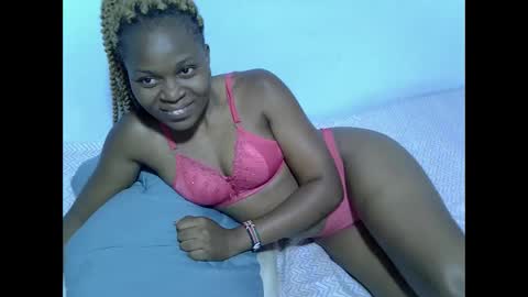 Snapshot of amor_anny chatting on September 13, 2025, 8:19 pm anny online show from September 13, 2025, 8:19 pm