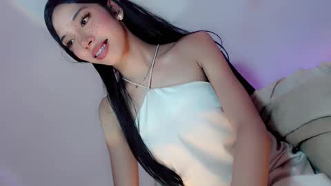 Belle Tylor online show from December 27, 2024, 7:51 am