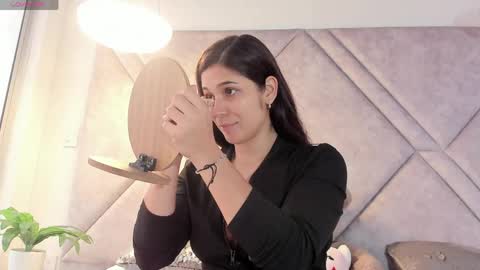 Snapshot of amora_96 chatting on April 21, 2026, 1:28 pm amora online show from April 21, 2026, 1:28 pm