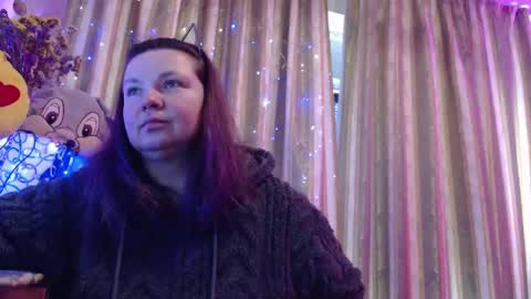 amorelara online show from April 14, 2026, 7:47 am