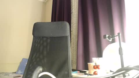 Snapshot of amoremeoww chatting on December 30, 2024, 6:05 pm miss unforgettable online show from December 30, 2024, 6:05 pm