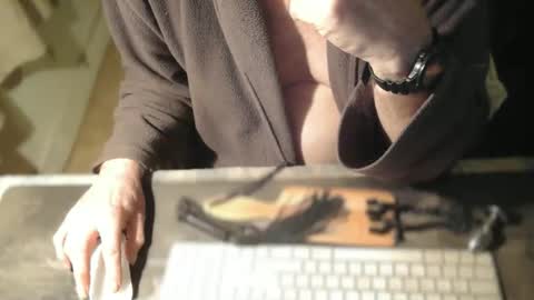 amslave4f online show from February 14, 2026, 7:27 am