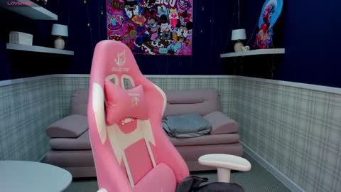 AmyGMT 2 Mon-Sun  0300am-0900am  online show from January 18, 2025, 12:46 am