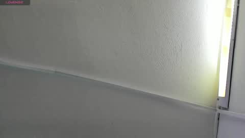     online show from September 27, 2025, 1:05 pm