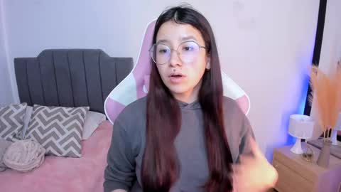Snapshot of amy_sophiaa chatting on April 27, 2026, 11:30 am Amy sophia 3 online show from April 27, 2026, 11:30 am