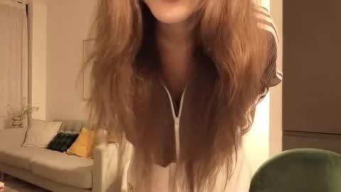 girl next door named Amy online show from December 22, 2025, 5:26 am