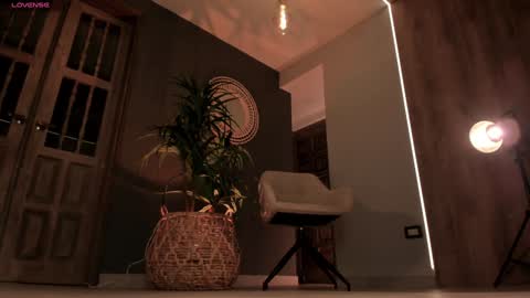 Amy Armstrong online show from January 12, 2025, 3:49 am