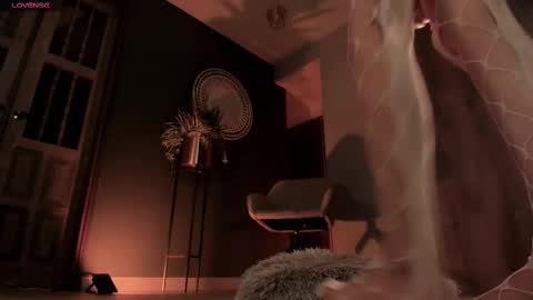 Amy Armstrong online show from February 26, 2025, 2:59 am