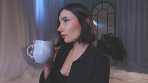 Amy Armstrong online show from April 1, 2026, 10:29 pm