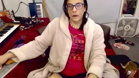 Trashely Gimpson online show from October 28, 2025, 9:02 am