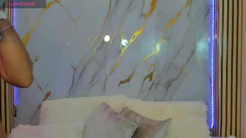 Snapshot of amybarton chatting on May 5, 2026, 5:32 pm My name is AMY... Nice to meet you thumb up me please its important online show from May 5, 2026, 5:32 pm