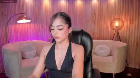 Snapshot of amydavis_ chatting on December 5, 2024, 8:00 pm Amy online show from December 5, 2024, 8:00 pm