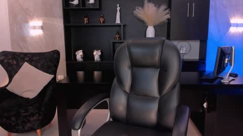 Snapshot of amydavis_ chatting on January 11, 2025, 2:09 am Amy online show from January 11, 2025, 2:09 am