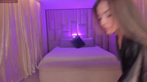 Snapshot of amydavis_ chatting on January 30, 2025, 12:07 am Amy online show from January 30, 2025, 12:07 am