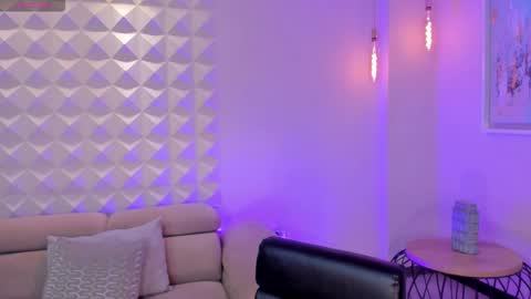 Snapshot of amydavis_ chatting on December 17, 2025, 9:10 pm Amy online show from December 17, 2025, 9:10 pm