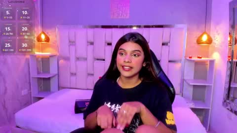 amyevan_ online show from September 9, 2025, 9:03 pm