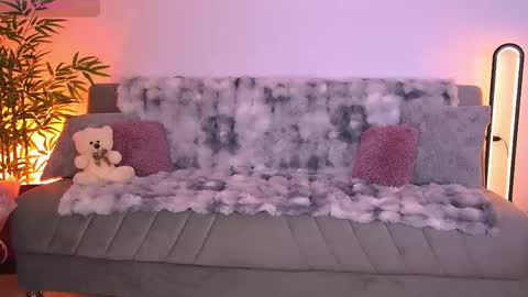amykentt online show from May 19, 2026, 4:13 pm