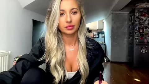 amyroberta92 online show from January 23, 2025, 10:22 am