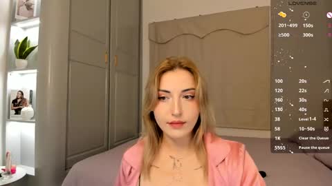Snapshot of amyvilvet chatting on May 12, 2026, 9:23 pm amyvilvet online show from May 12, 2026, 9:23 pm
