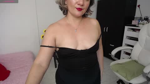 Snapshot of ana_hotmilf chatting on December 2, 2024, 3:47 am  Ana  online show from December 2, 2024, 3:47 am