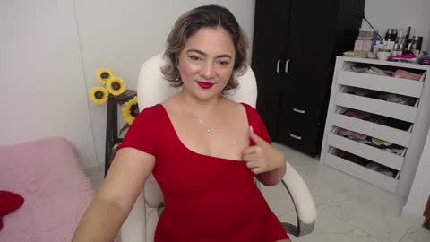 Snapshot of ana_hotmilf chatting on December 7, 2024, 8:33 am  Ana  online show from December 7, 2024, 8:33 am