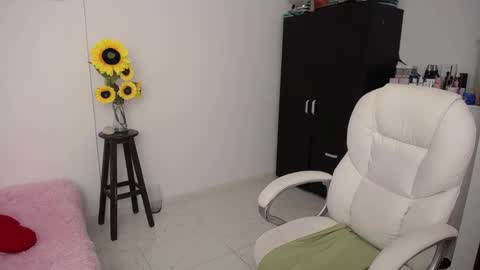 Snapshot of ana_hotmilf chatting on December 22, 2024, 7:11 am  Ana  online show from December 22, 2024, 7:11 am