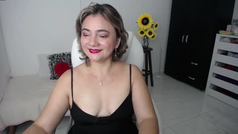 Snapshot of ana_hotmilf chatting on February 5, 2025, 11:55 am  Ana  online show from February 5, 2025, 11:55 am