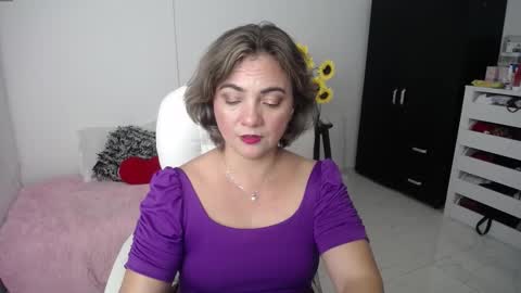 Snapshot of ana_hotmilf chatting on February 18, 2025, 2:27 am  Ana  online show from February 18, 2025, 2:27 am