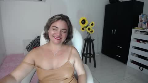Snapshot of ana_hotmilf chatting on February 21, 2025, 3:01 am  Ana  online show from February 21, 2025, 3:01 am