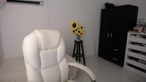 Snapshot of ana_hotmilf chatting on March 4, 2025, 11:11 pm  Ana  online show from March 4, 2025, 11:11 pm