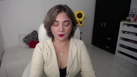 Snapshot of ana_hotmilf chatting on March 5, 2025, 11:05 pm  Ana  online show from March 5, 2025, 11:05 pm