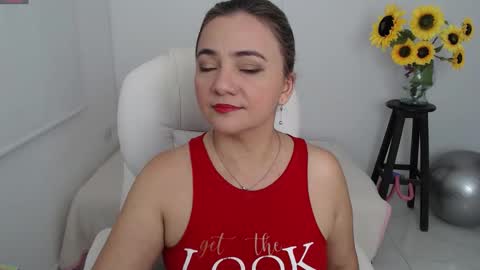 Snapshot of ana_hotmilf chatting on September 10, 2025, 11:05 pm  Ana  online show from September 10, 2025, 11:05 pm