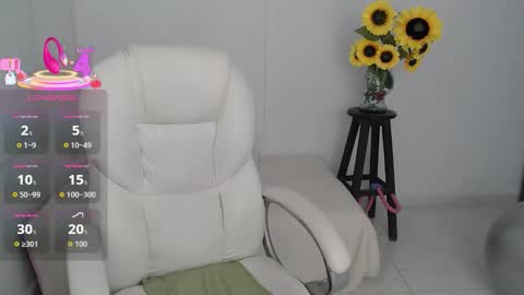 Snapshot of ana_hotmilf chatting on October 9, 2025, 12:08 am  Ana  online show from October 9, 2025, 12:08 am