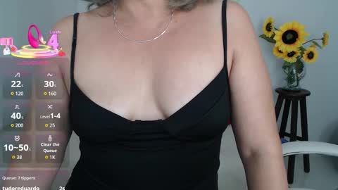 Snapshot of ana_hotmilf chatting on November 2, 2025, 11:07 pm  Ana  online show from November 2, 2025, 11:07 pm