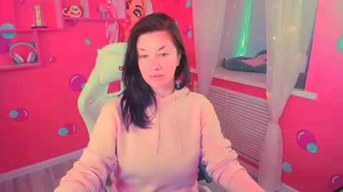 Snapshot of ana_mills chatting on May 25, 2026, 1:06 pm Ana online show from May 25, 2026, 1:06 pm