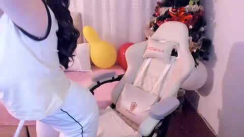 Im anna but you can call me as you want online show from November 21, 2025, 9:13 pm