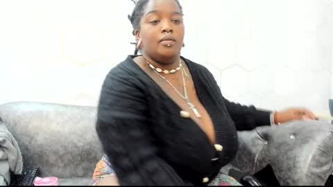 ANNA FUENTES online show from January 29, 2025, 11:51 am