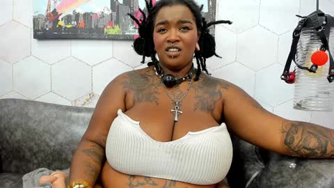 ANNA FUENTES online show from February 8, 2025, 2:36 am