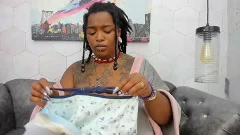 ANNA FUENTES online show from March 6, 2025, 11:36 am