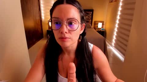 Anabel online show from November 4, 2025, 7:24 pm