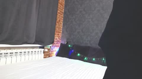 Anna online show from December 18, 2025, 1:28 pm