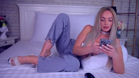 anabellastar online show from February 5, 2025, 7:39 am