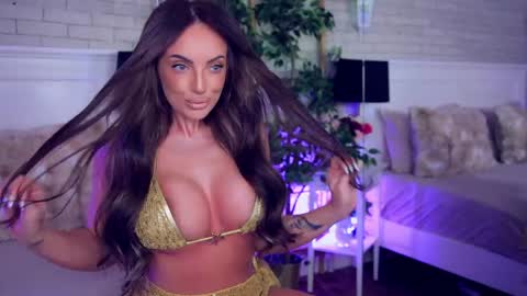 Snapshot of anabellastar chatting on May 15, 2026, 3:35 am anabellastar online show from May 15, 2026, 3:35 am